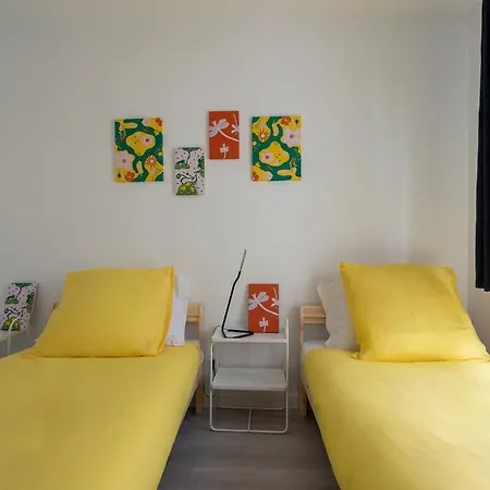 Le Picasso - Metro 5, Terrasse, Tres Calme Apartment Bobigny