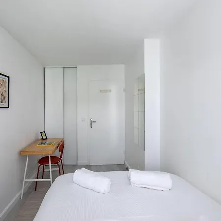 Apartment Le Picasso - Metro 5, Terrasse, Tres Calme Bobigny