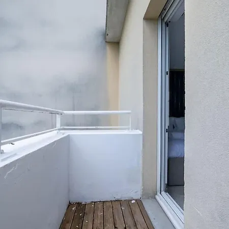 Apartment Le Picasso - Metro 5, Terrasse, Tres Calme Bobigny